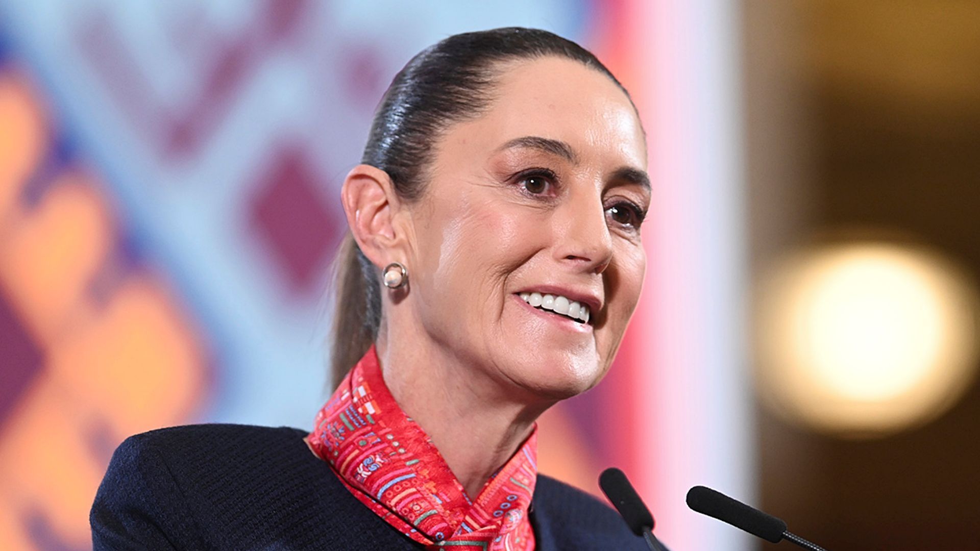 Sheinbaum Señala que “Ojalá en Ecuador Pronto Griten Presidenta, con A”