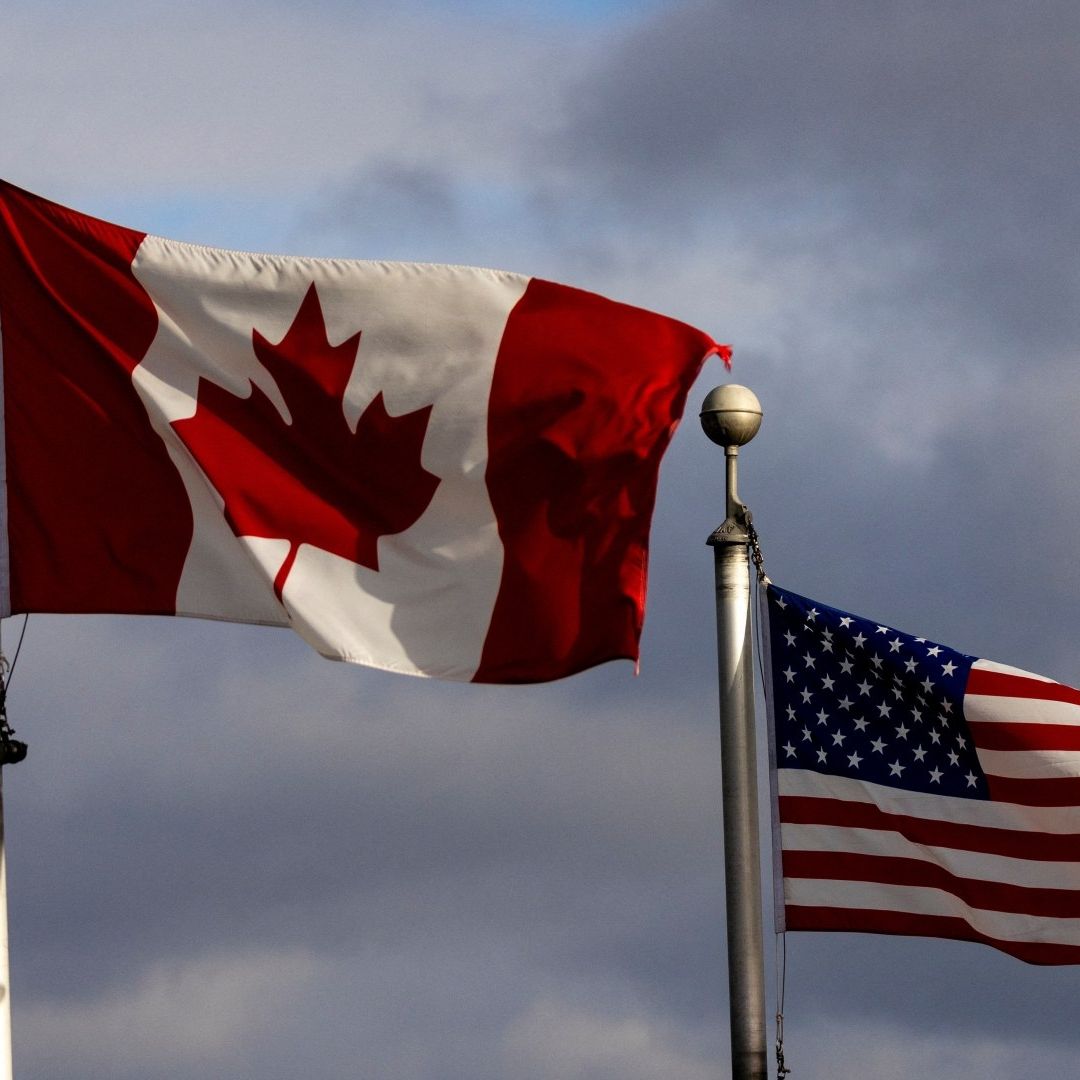 Banderas de Canadá y Estados Unidos