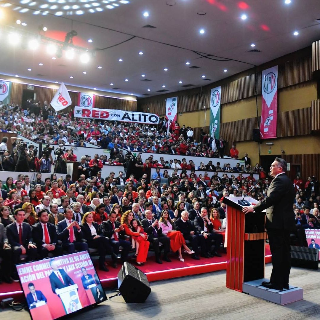 Celebración por el aniversario 96 del PRI