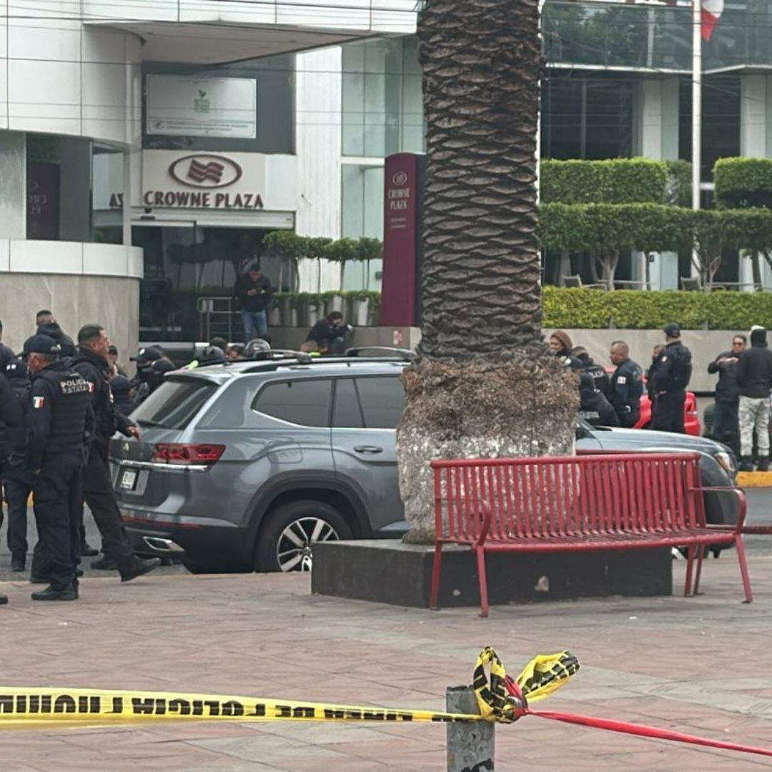 La balacera ocurrió afuera del Hotel Crowne Plaza de Tlalnepantla