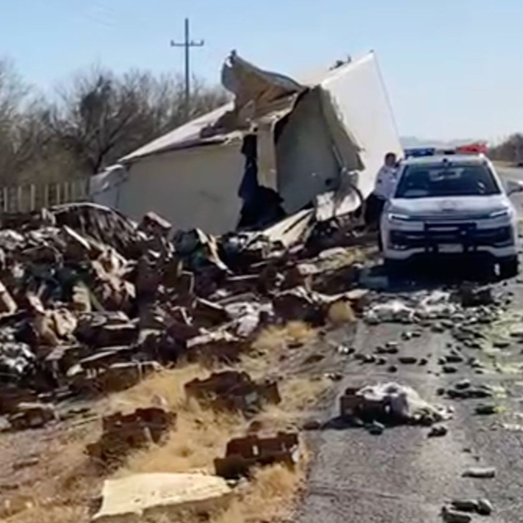 Chocan de Frente Dos Tráilers en Carretera Hermosillo - Bahía de Kino