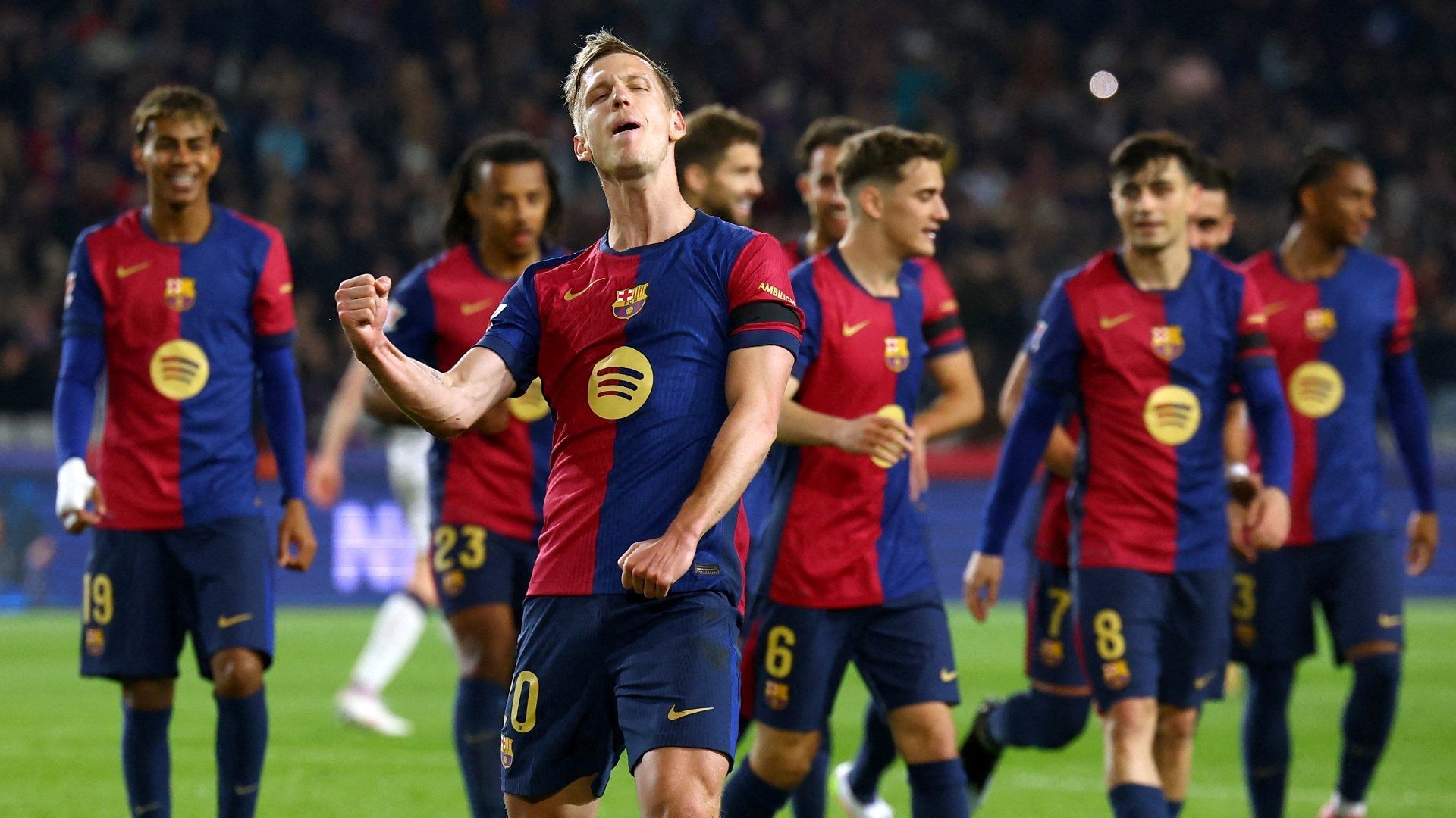 Dani Olmo y Pau Víctor, autorizados a jugar con el Barcelona
