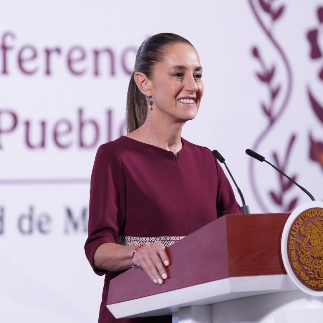 Claudia Sheinbaum, presidenta de México, en la conferencia mañanera hoy 8 abril 2025
