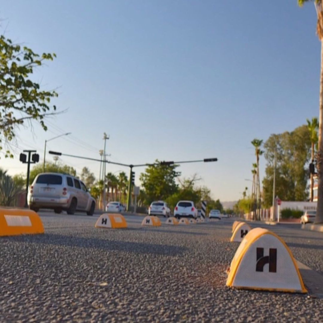 Instalan Confibicis en Calle Reforma frente a Unison en Hermosillo