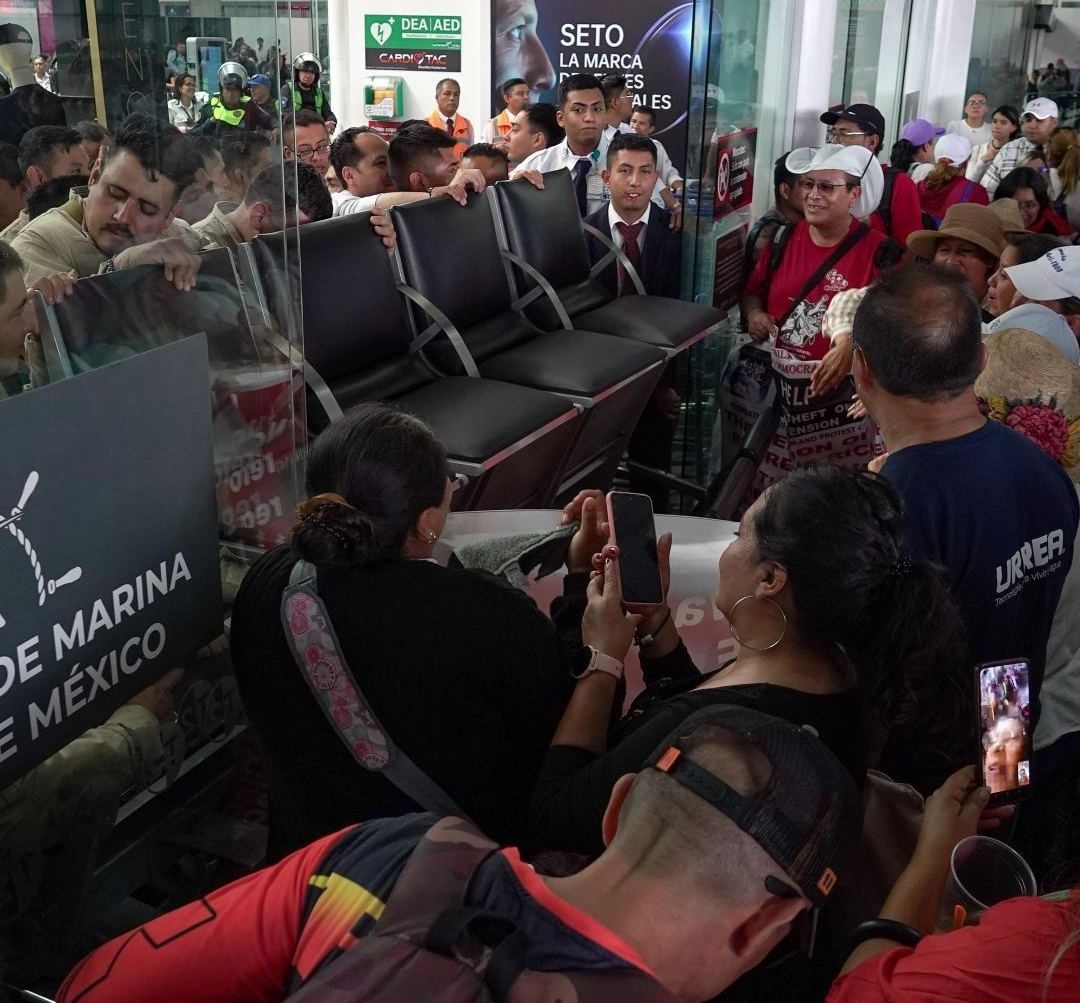 Por Bloqueos de la CNTE, Operaciones en el AICM se Detuvieron 18 Minutos