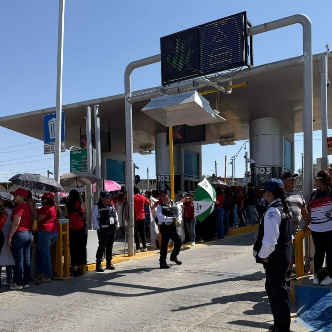 Maestros Liberan Puentes Internacionales en Ciudad Juárez; Se Unen a Huelga Nacional