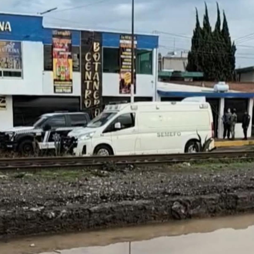Un Muerto y un Lesionado por Balacera en Bar La Oficina Santa Ana Chiautempan, Tlaxcala