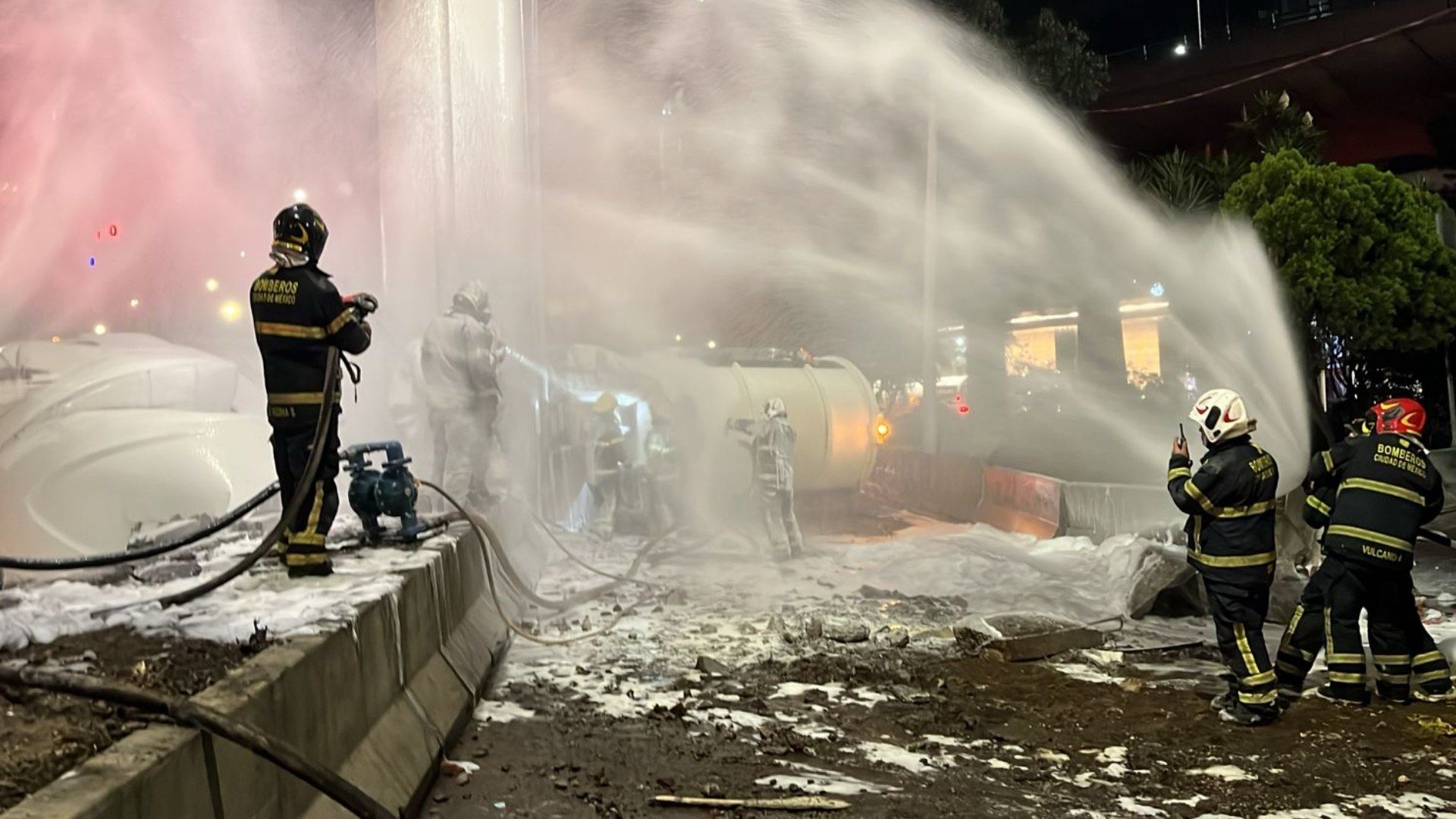 Accidente de pipa de Pemex en Periférico CDMX hoy, 26 de mayo de 2025