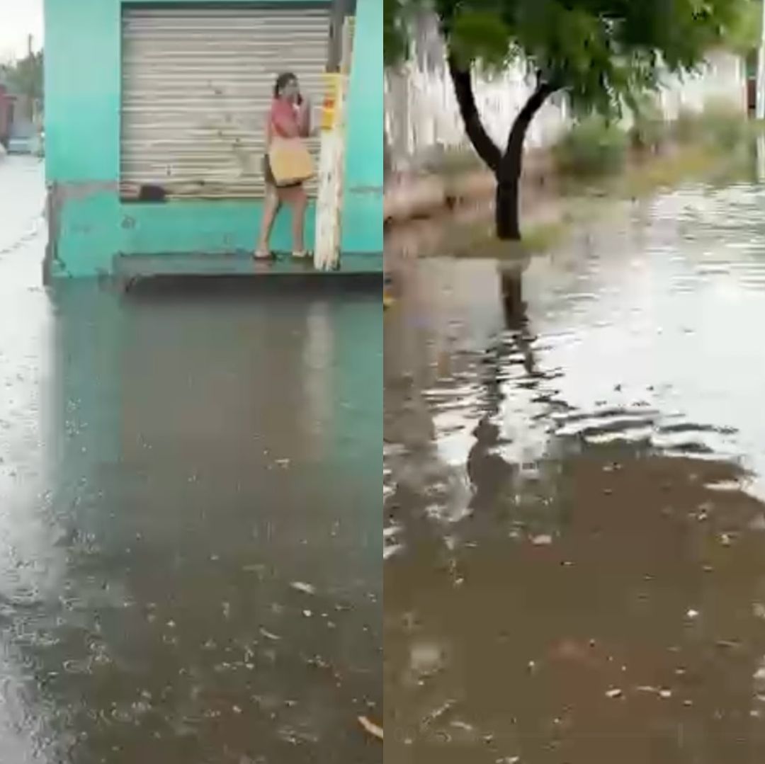 Derivado de estas inundaciones algunos conductores quedaron varados con sus unidades en medio de estos encharcamientos.