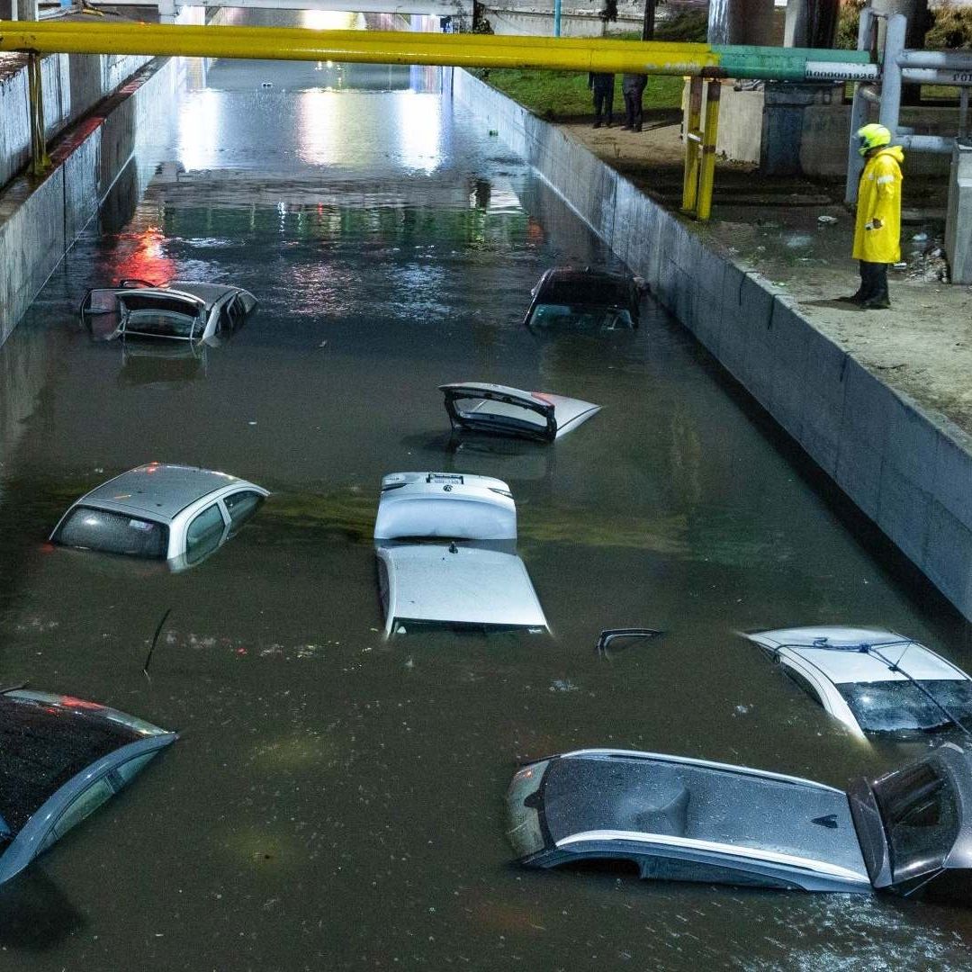 Varios autos quedaron flotando en Viaducto Río de la Piedad, en CDMX