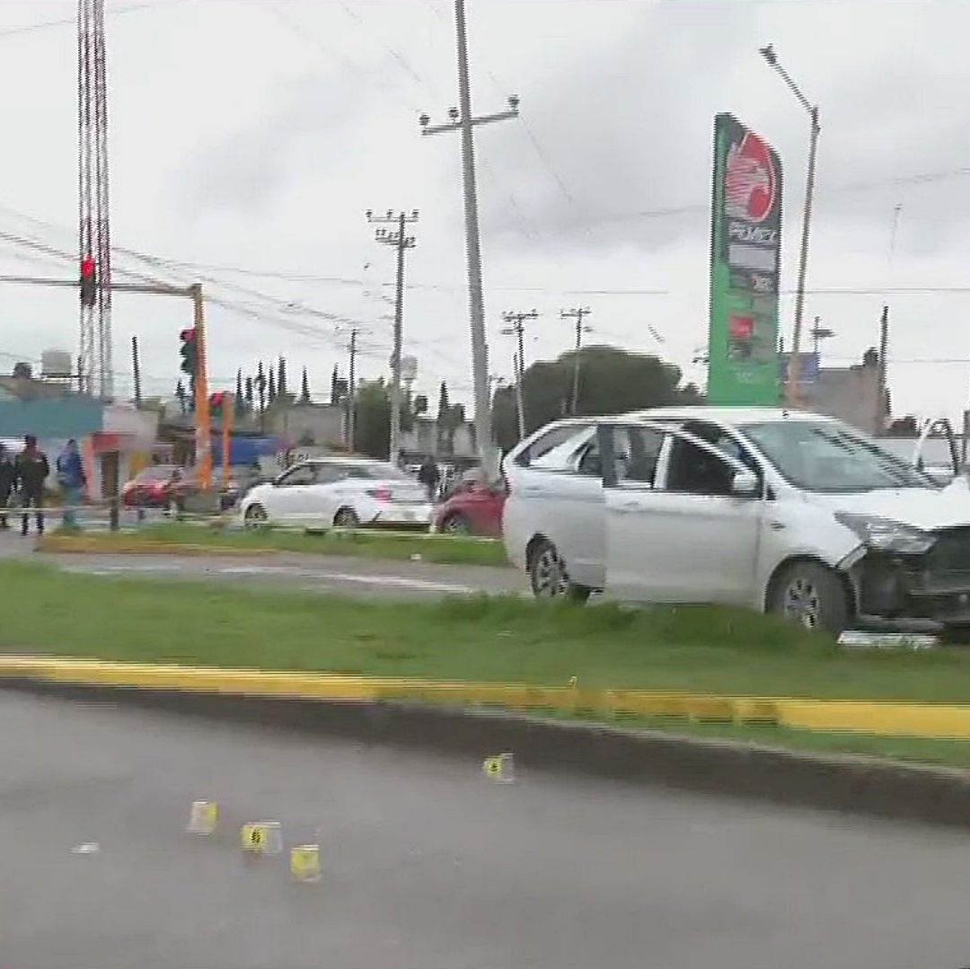 Policías acordonan zona donde se registró balacera en Ecatepec. Foto: Captura de pantalla