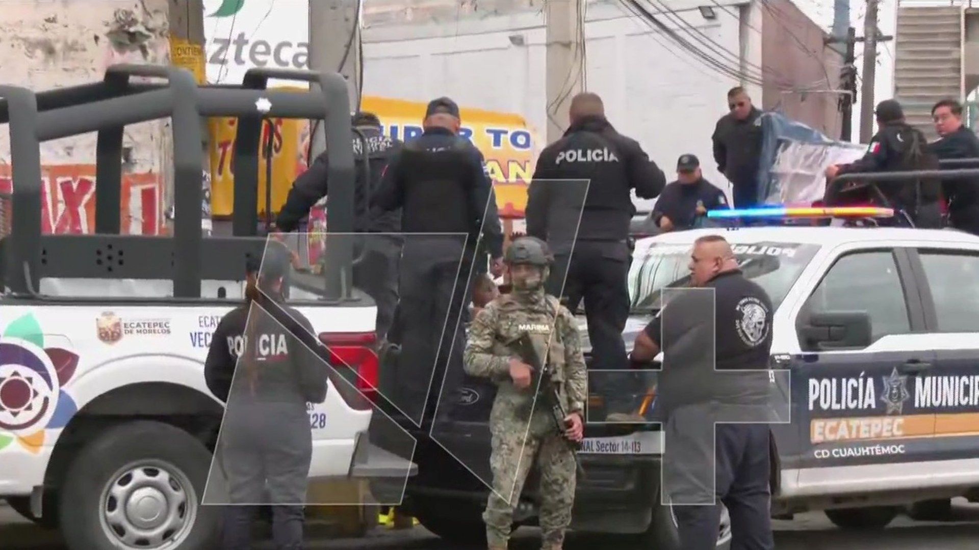 Elementos del Ejército y de la Policía Municipal de Ecatepec en el lugar del hallazgo de los restos humanos
