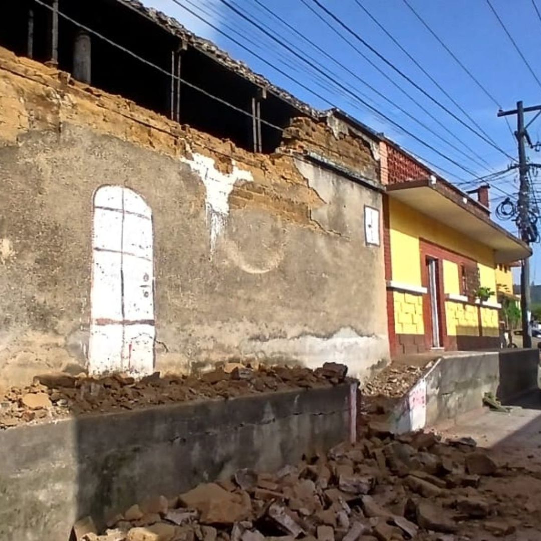 Enjambre de Sismos en Guatemala Deja Personas Enterradas, Casas Dañadas y Suspensión de Clases