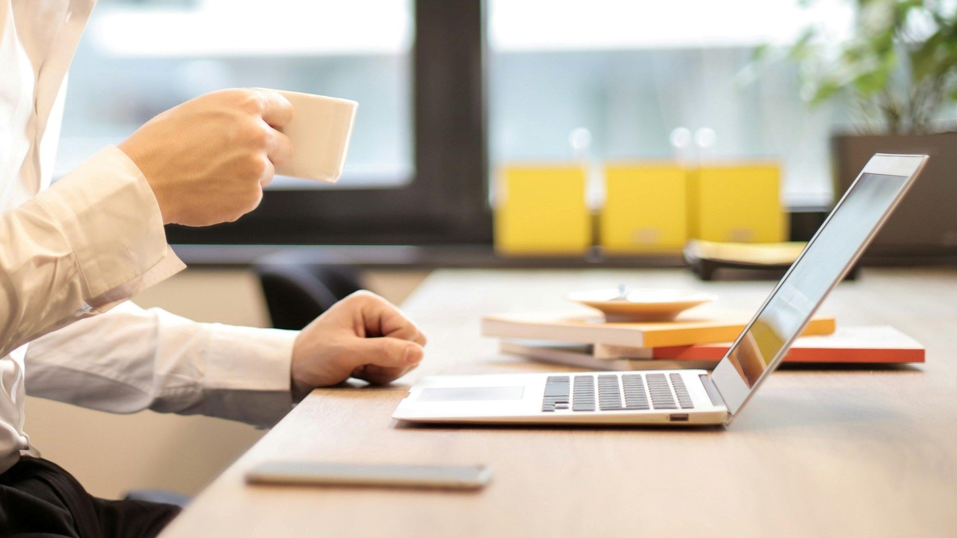 Puedes consultar tus semanas cotizadas en la página web en computadora o por celular