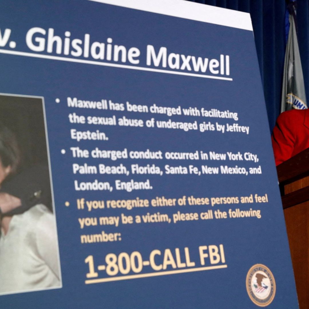Cartel donde aparecen Jeffrey Epstein y Ghislaine Maxwell