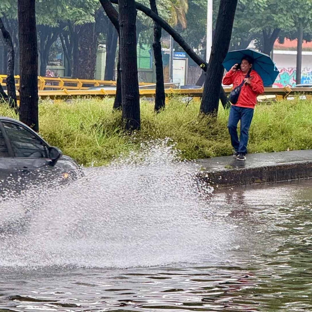 Encharcamiento en límites de alcaldías Miguel Hidalgo y Cuauhtémoc