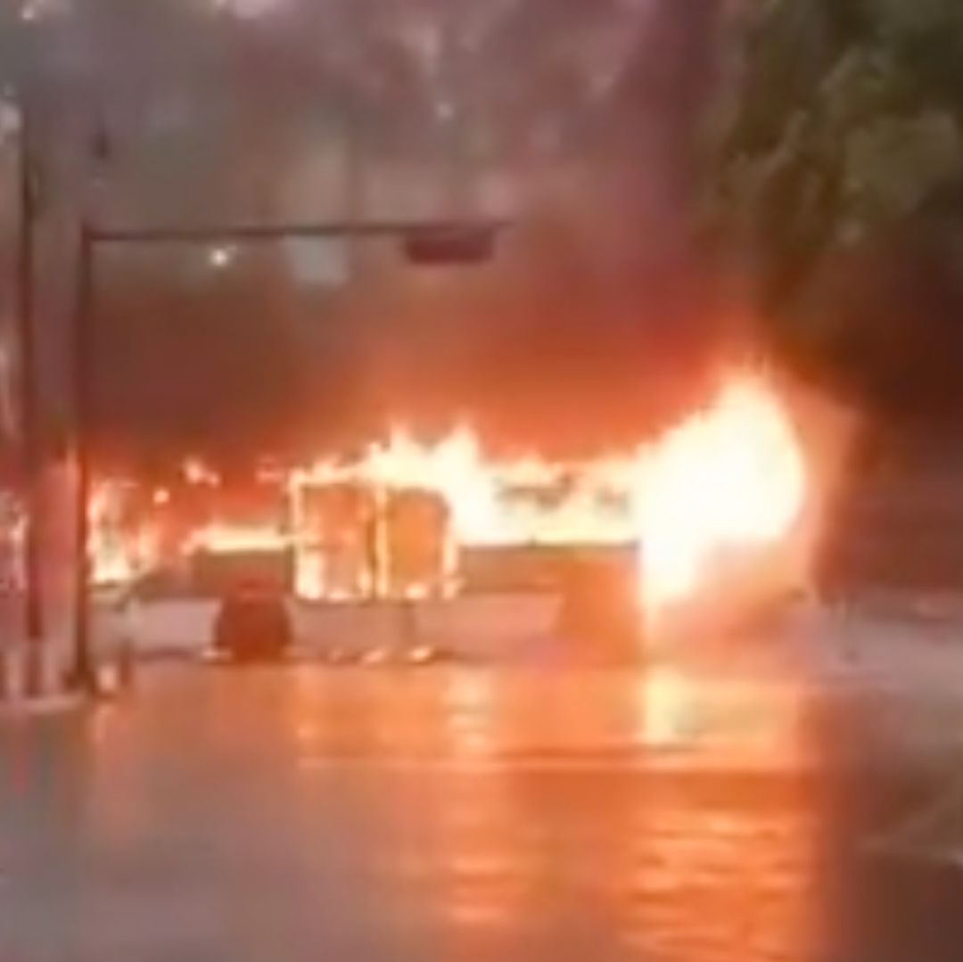 Incendio Metrobús RUTA Puebla 5 de Mayo Manifestación Normal Rural Carmen Serdán Teteles