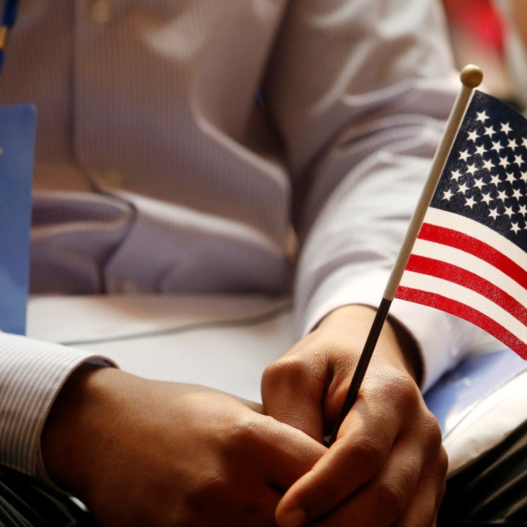 USCIS, Agencia que da Residencias a Migrantes en EUA, Podrá Realizar Arrestos y Estarán Armados