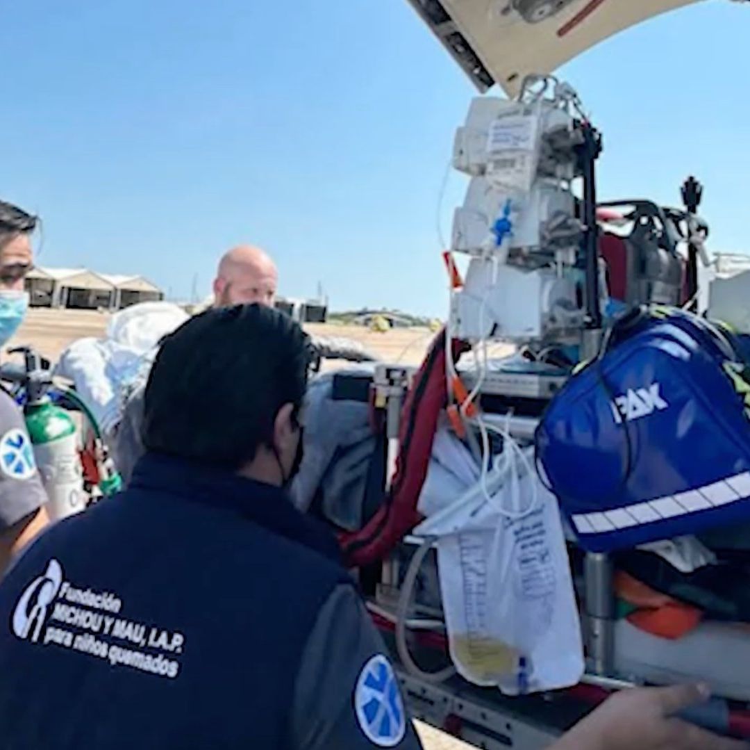 El menor, identificado como Dante, fue trasladado en un avión ambulancia desde el Hospital Juárez del IMSS hacia Texas en Estado Unidos.