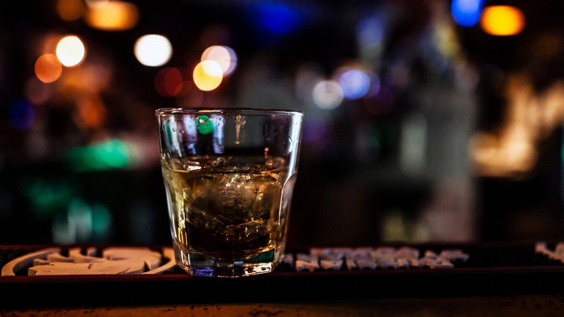 Suman Seis Turistas Muertos por una Presunta Intoxicación por Alcohol Adulterado con Metanol