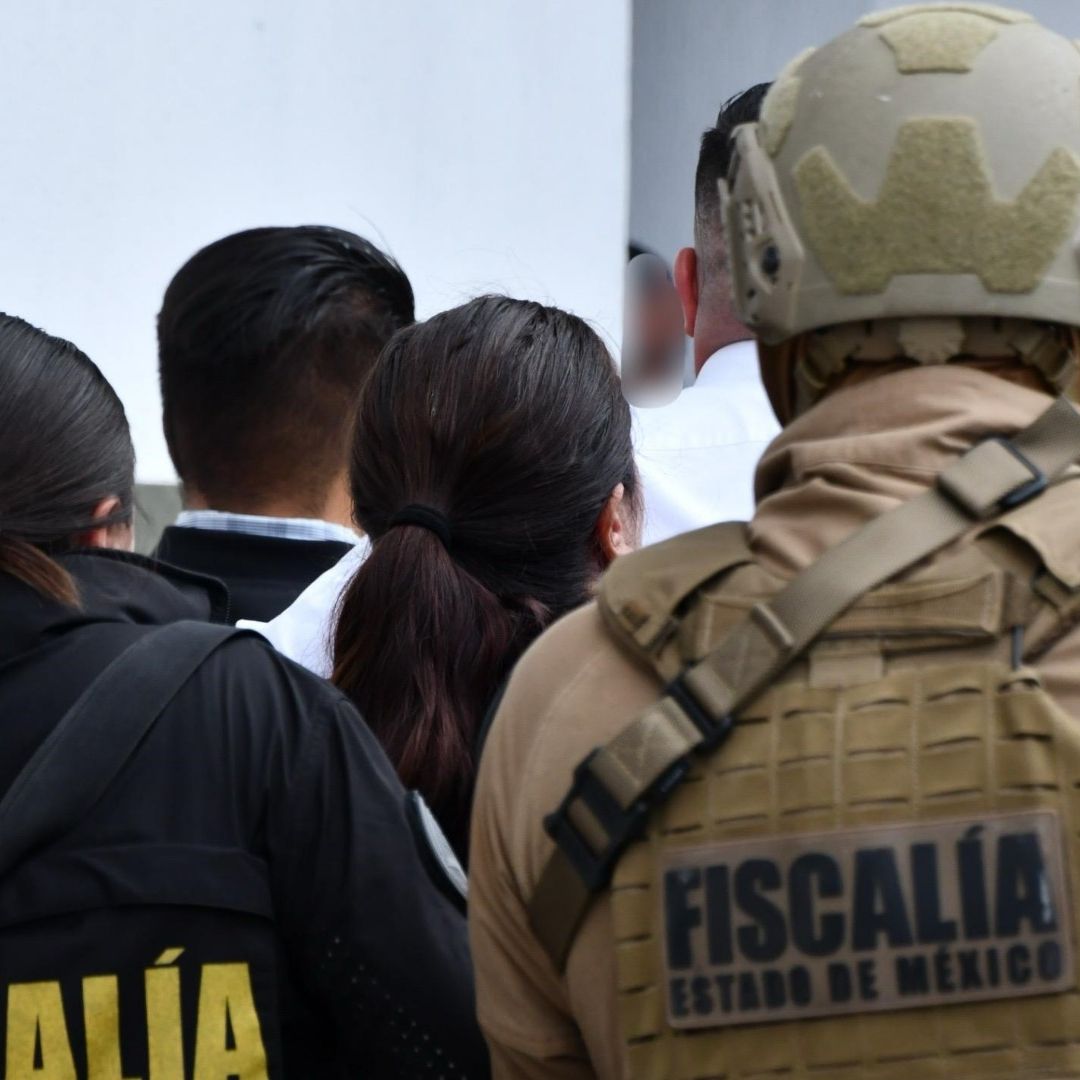 Detienen a 14 funcionarios del Edomex