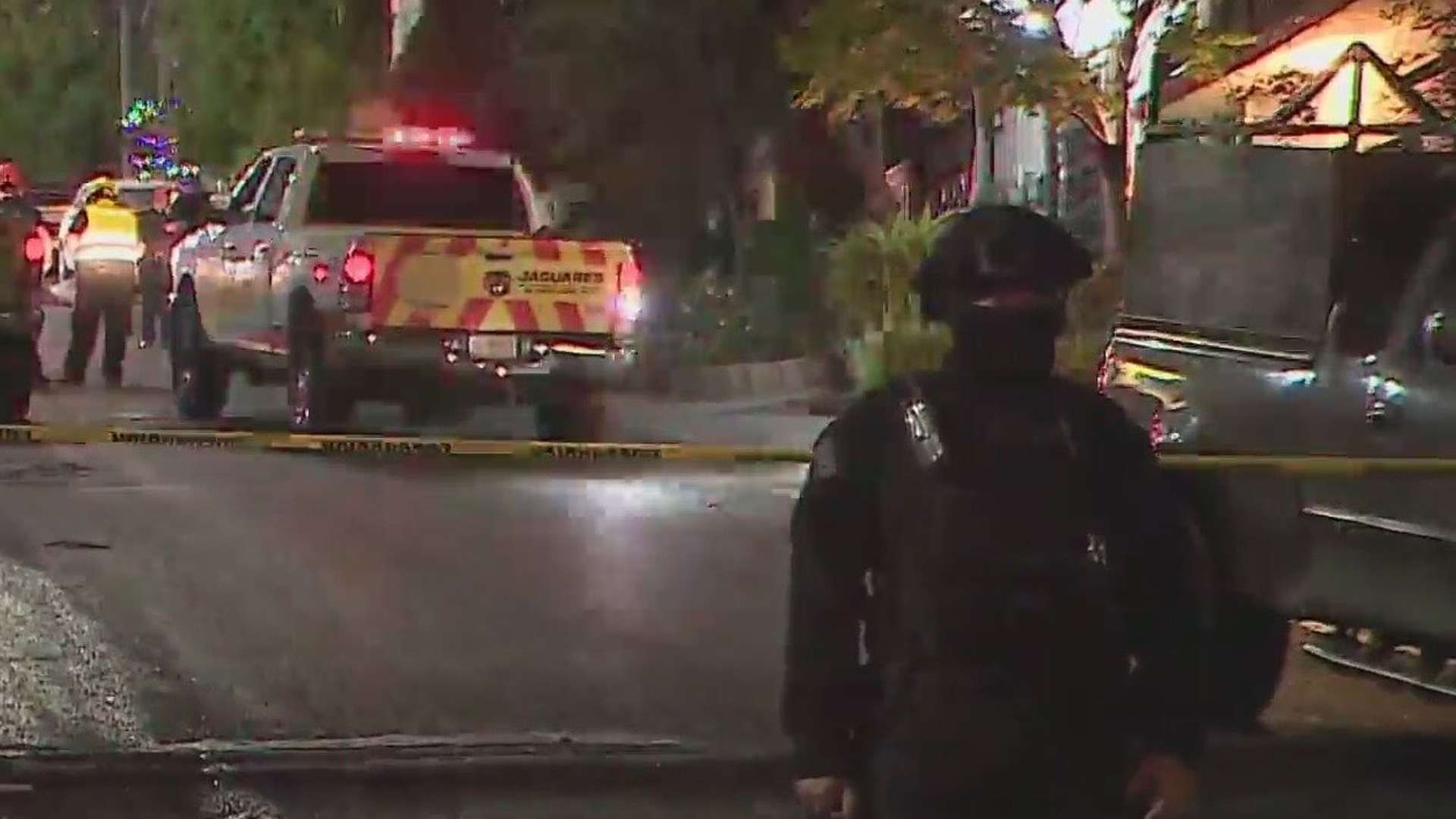Un hombre de 21 fue asesinado a balazos en la col. Arboledas de las Mitras.