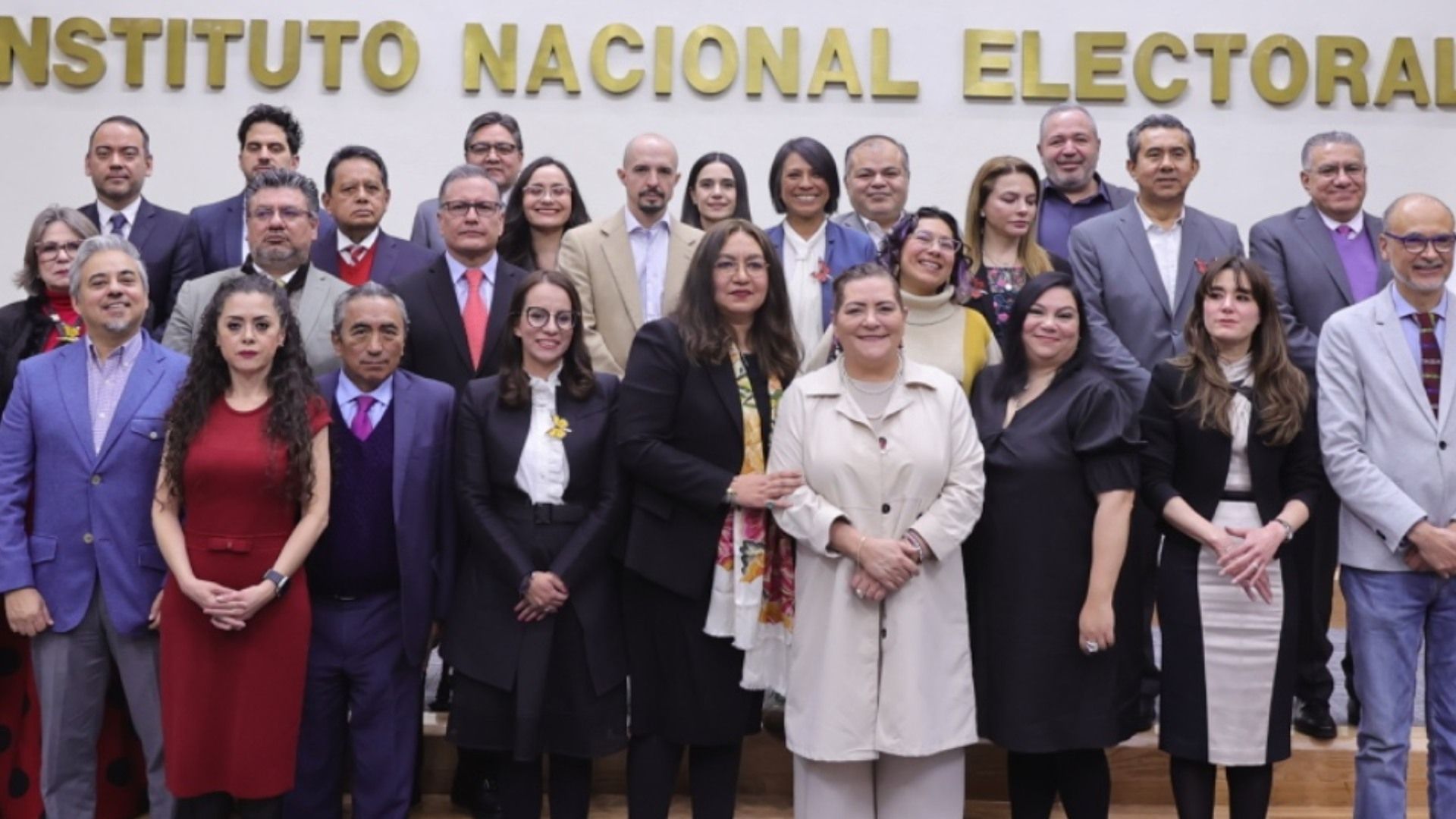 ¿Quién Es Claudia Arlett Espino? INE Designa Nueva Secretaria Ejecutiva