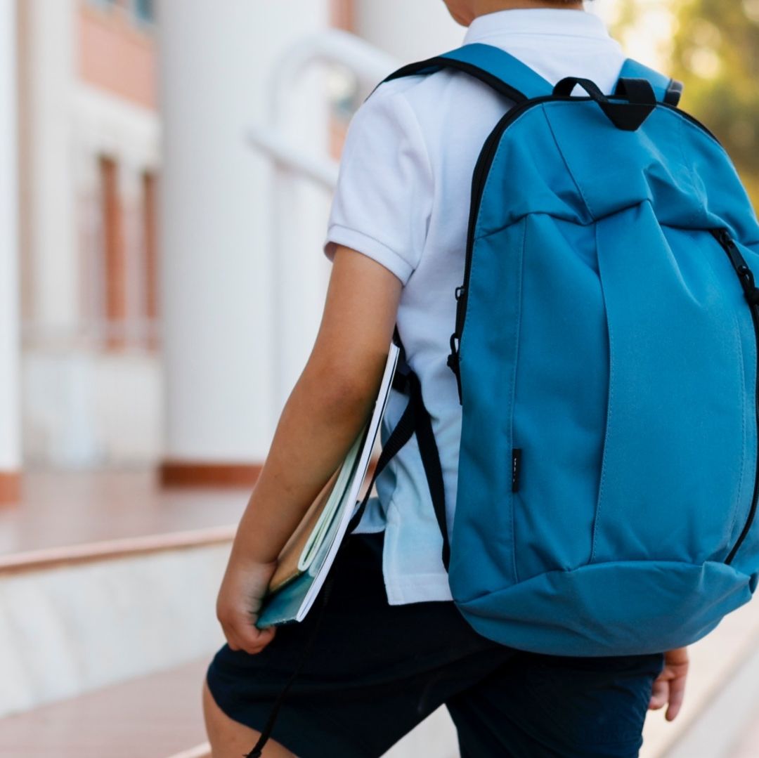 Estudiante amenaza a sus compañeritos de primaria con un cuchillo en Puebla.
