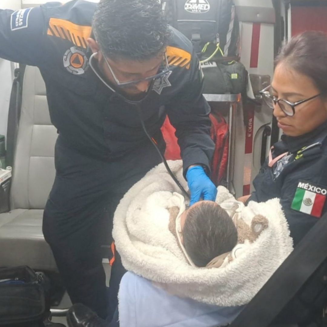 Bebé de 10 meses abandonado fue rescatado por habitantes de la colonia El Riego Sur, Puebla. Foto: X @SSC_Puebla