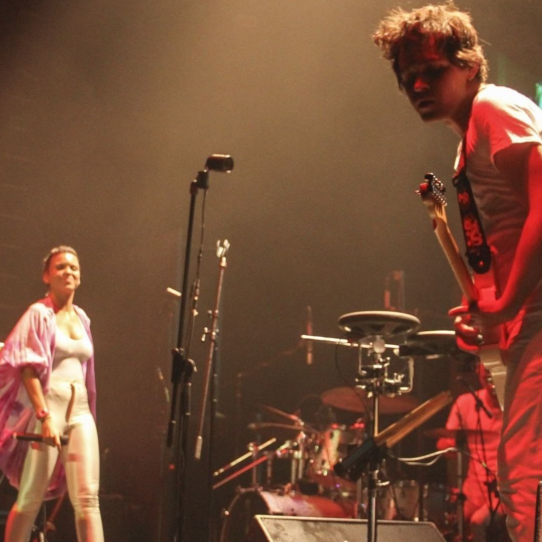 A qué hora inicia el concierto de Bomba Estéreo en el Zócalo CDMX hoy 30 de noviembre 2024