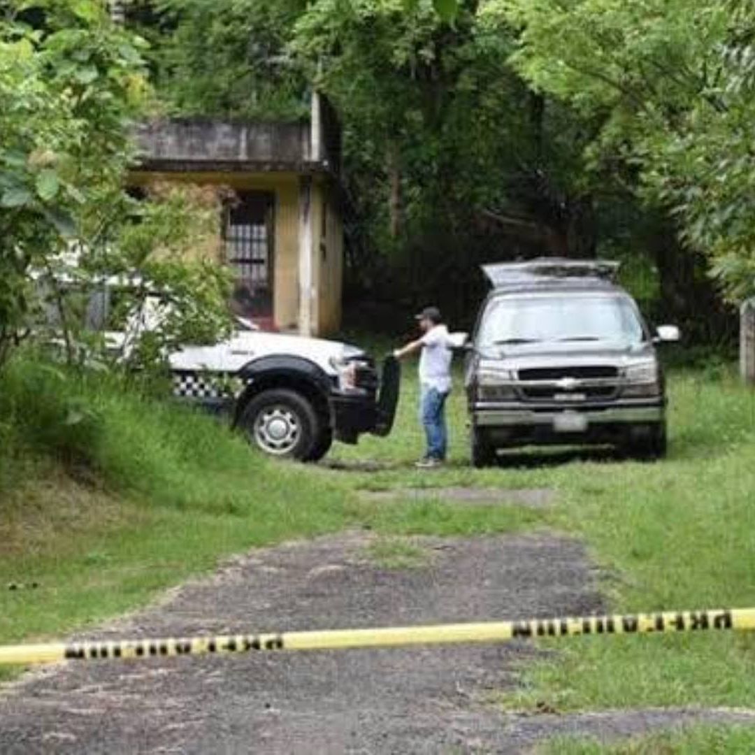 Acordonan camino de terracería en Huiloapan por hallazgo de cuerpo