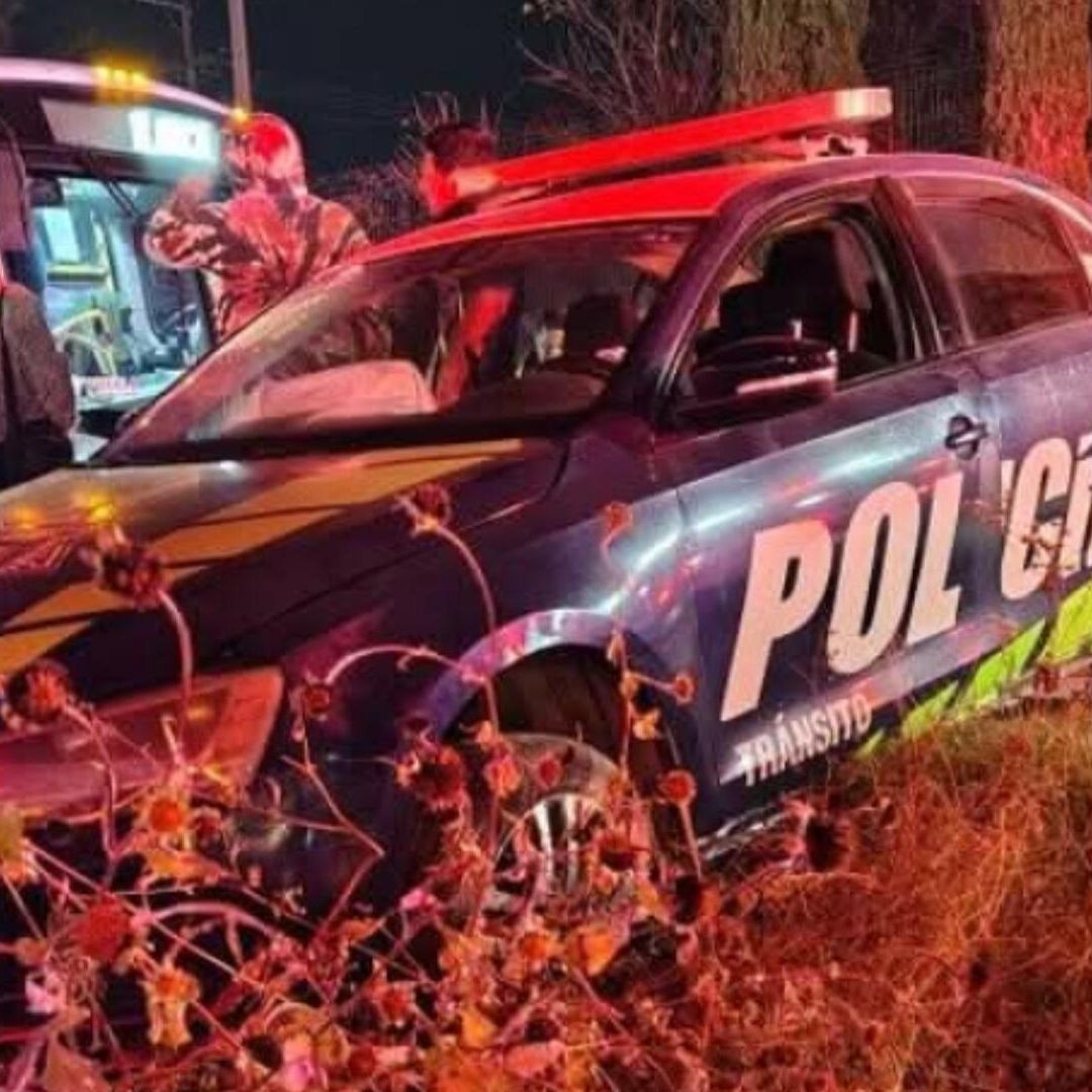 Accidente entre Patrulla de Tránsito y Unidad de RUTA Línea 1 en Infonavit Rivera Anaya