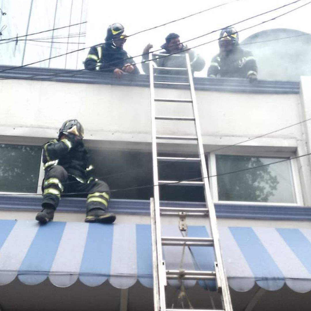 Incendio Consume Pastelería La Gran Vía en Polanco, CDMX
