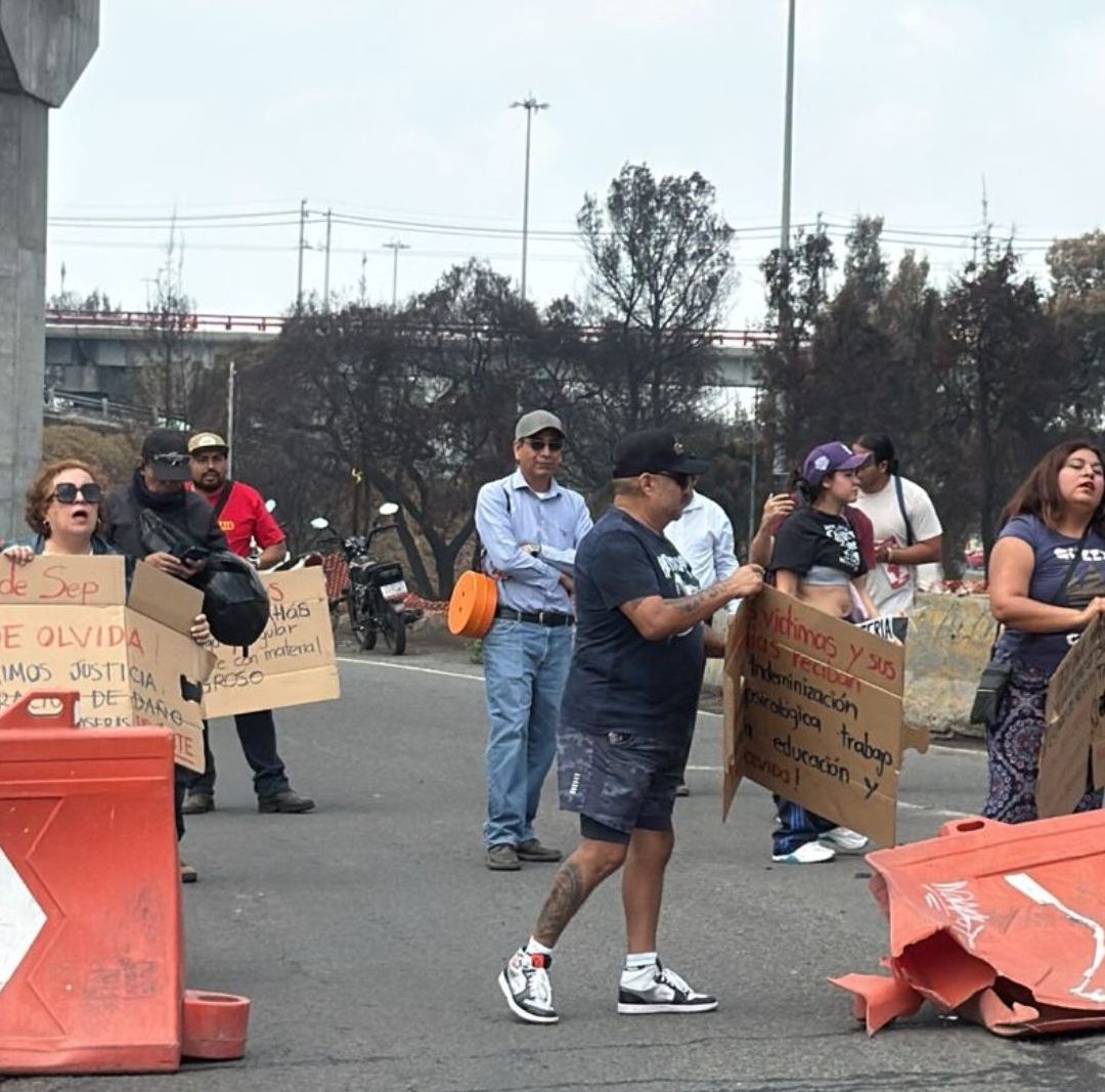 Manifestantes Cierran Brevemente Carretera Los Reyes-Texcoco por Explosión de Pipa en Iztapalapa