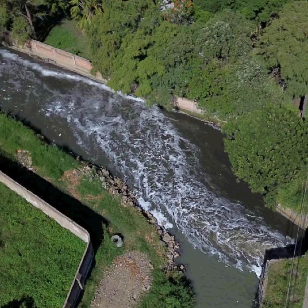 Bebé arrojada a una presa en El Salto continúa en el Semefo