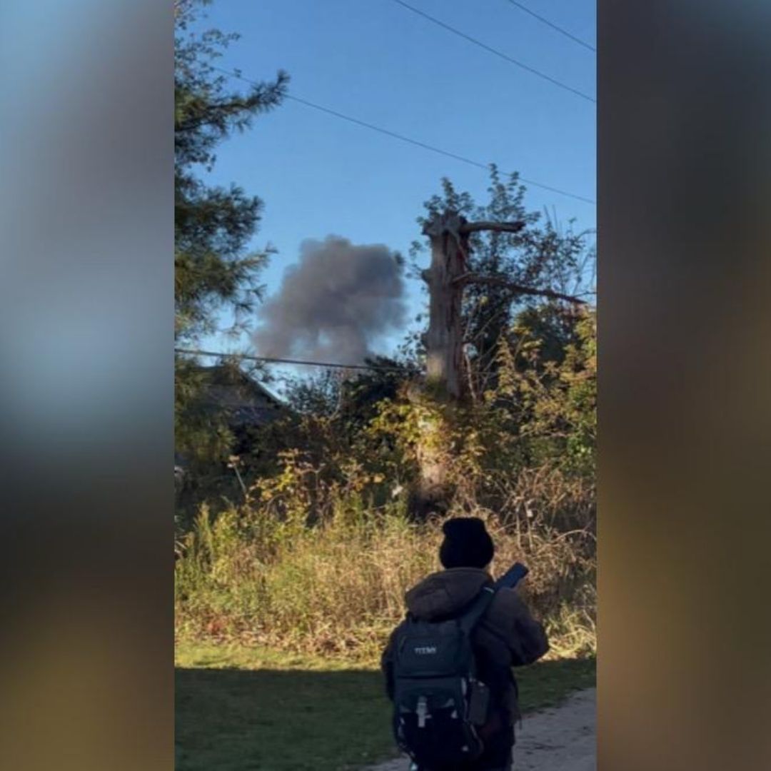 Columna de humo por el desplome de la avioneta, en Michigan