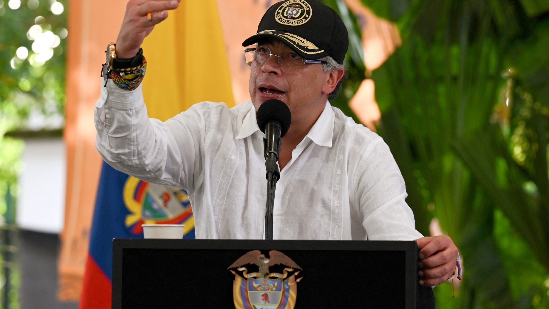 Acusa Petro a EU de "Invadir" Colombia en Ataque a NarcoSubmarino; Repatriarán a Sobrevivientes.