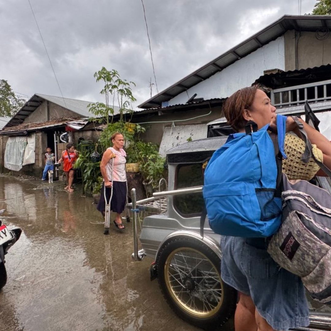 Evacúan a Casi Un Millón de Personas en Filipinas por Tifón que ha Dejado Más de 200 Muertos.