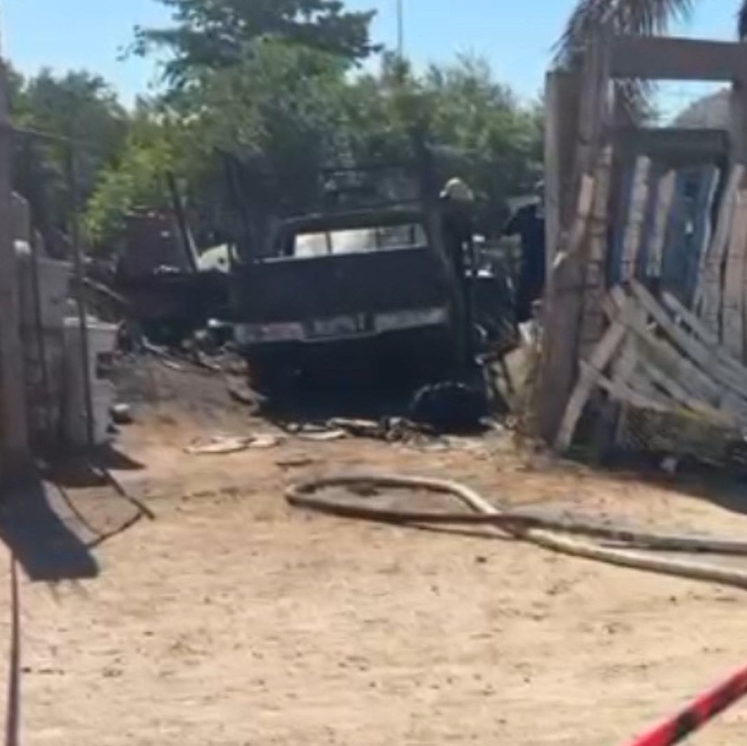 Vehículo Resulta en Pérdidas Totales tras Incendiarse por Completo en Hermosillo