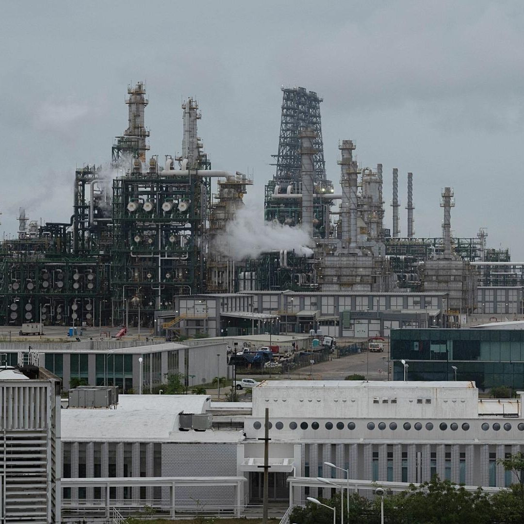 Vista general aérea de la Refinería Olmeca en Dos Bocas