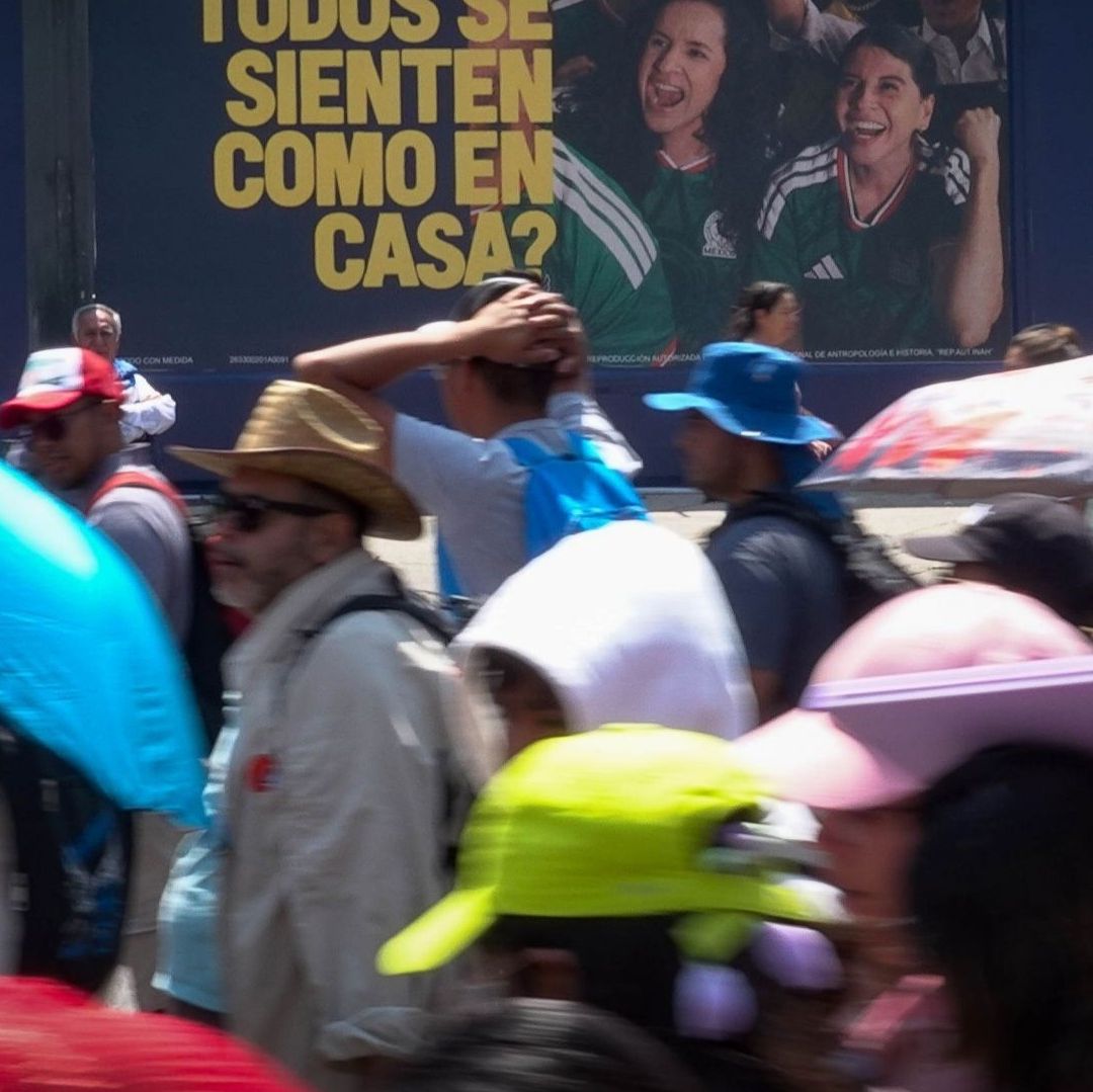 Personas protestan en CDMX.