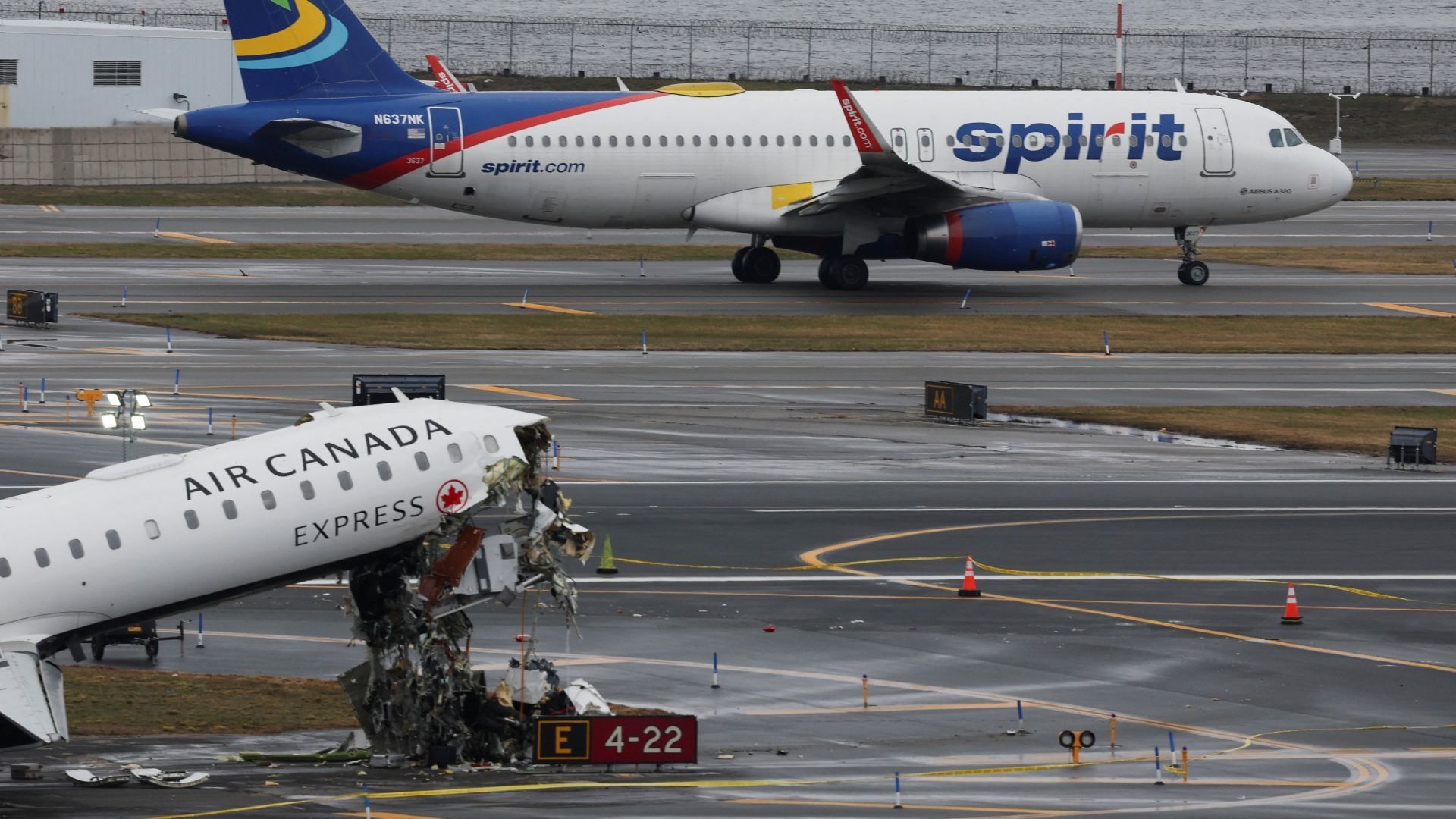 Así quedó el avión accidentado de Air Canada en el aeropuerto LaGuardia. Foto: Reuters
