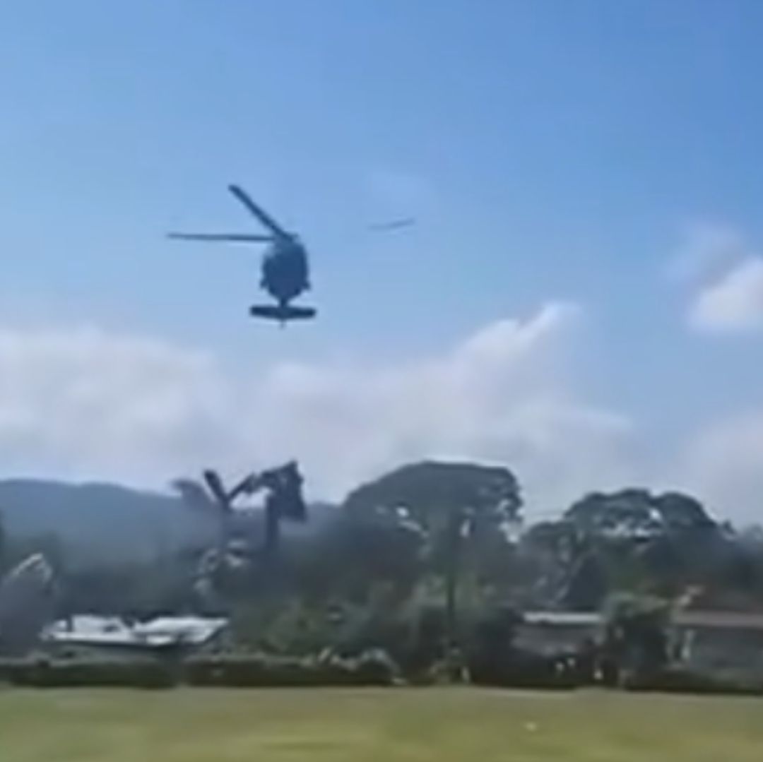 Vuela Techos de Casas Helicóptero Black Hawk del Secretario de Seguridad de Chiapas. Foto: N+.