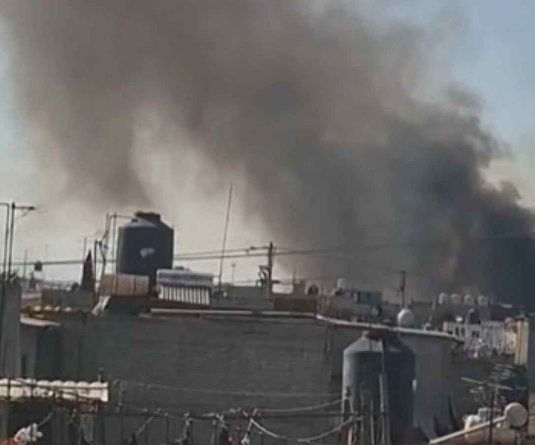 Reportan Incendio en Bordo de Xochiaca en Nezahualcóyotl. Foto: Especial