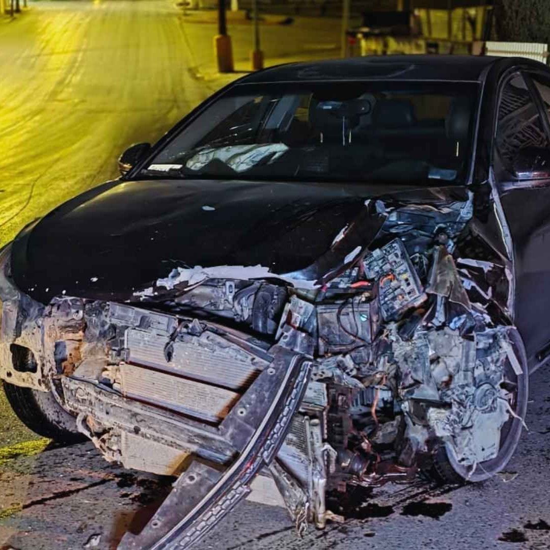 Responsables Abandonan el Vehículo Tras el Accidente