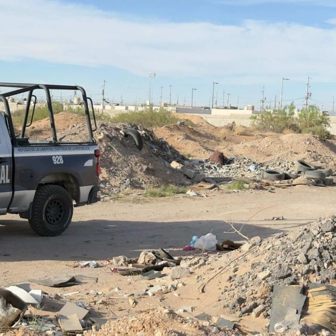 Localizan Cuerpo Envuelto en Cobija en Terreno Baldío de Ciudad Juárez