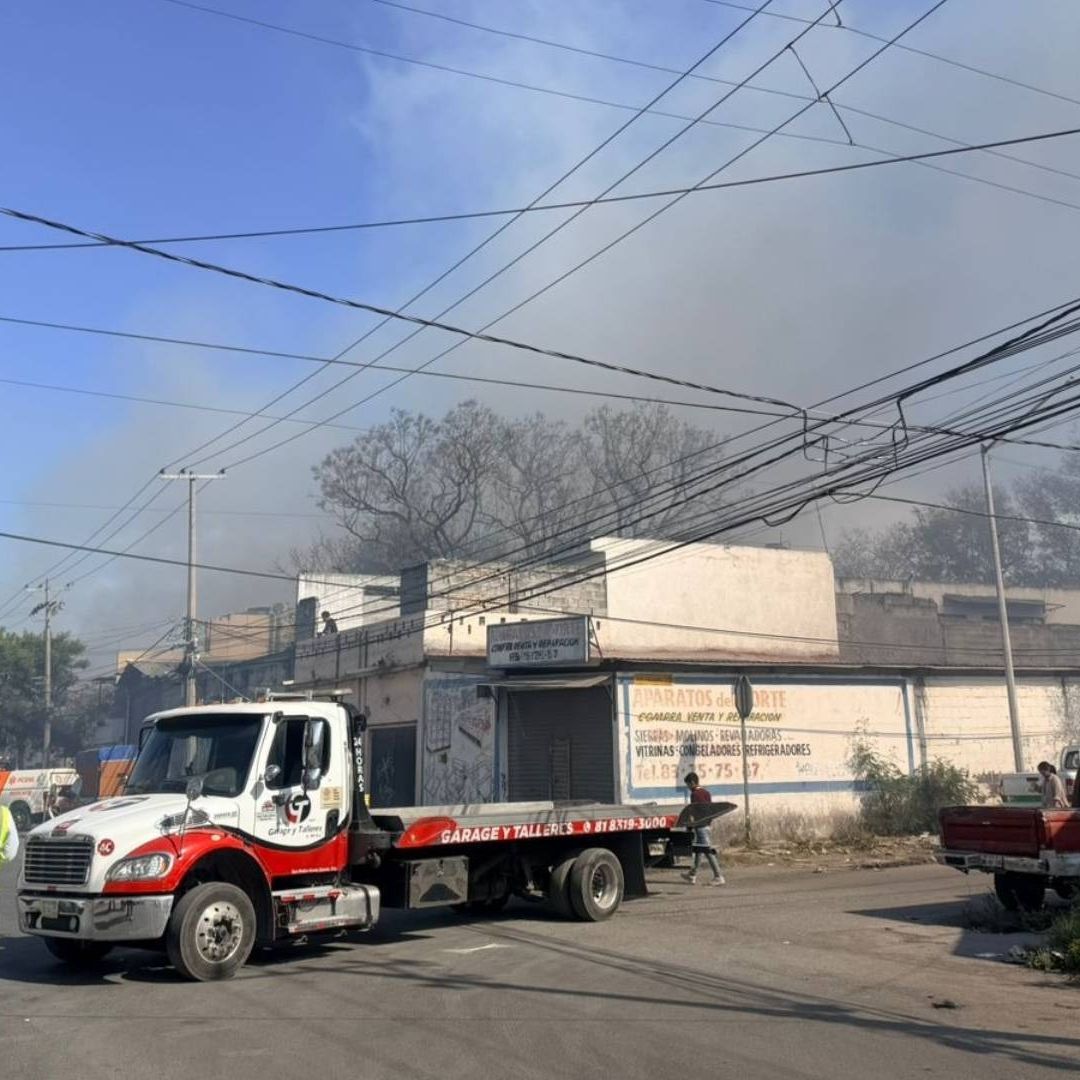 Incendio en colonia Industrial, en Monterrey