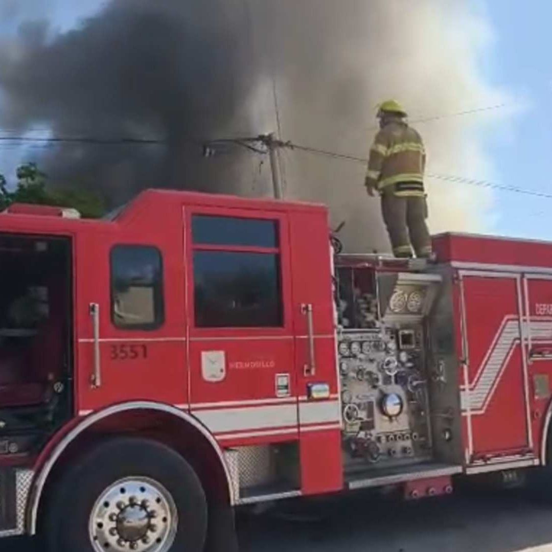 Rescatan a Hombre Dentro de Casa Incendiada en Hermosillo; Aparentemente Estaba Dormido