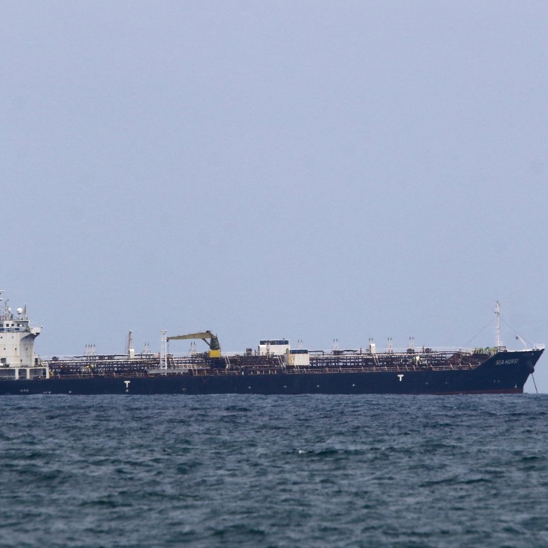 EUA permitirá entrada de buque con combustible ruso a Cuba.