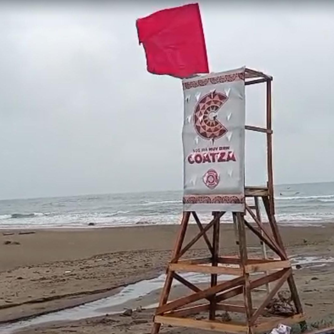 Colocan Bandera Roja en Playas de Coatzacoalcos por Frente Frío Número 42 en Veracruz
